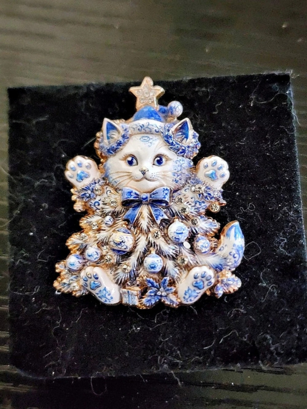 Blue & White Cat Christmas Tree Brooch